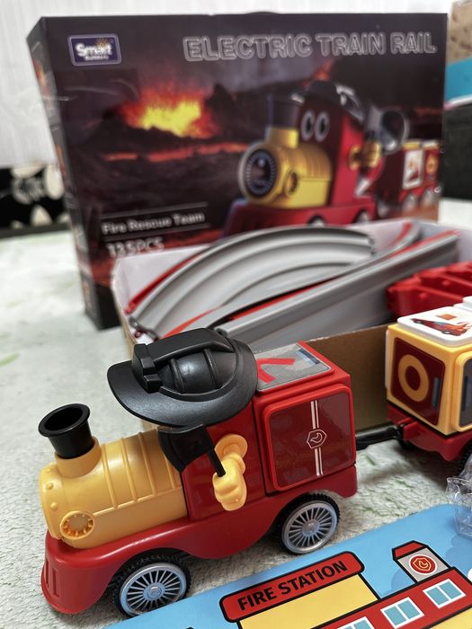 Залізна дорога велика/ на батарейках паравоз/ конструктор