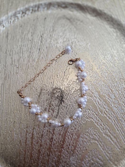 Pulseira com pequenas esferas