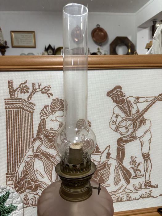 Candeeiro vintage a petroleo rosa