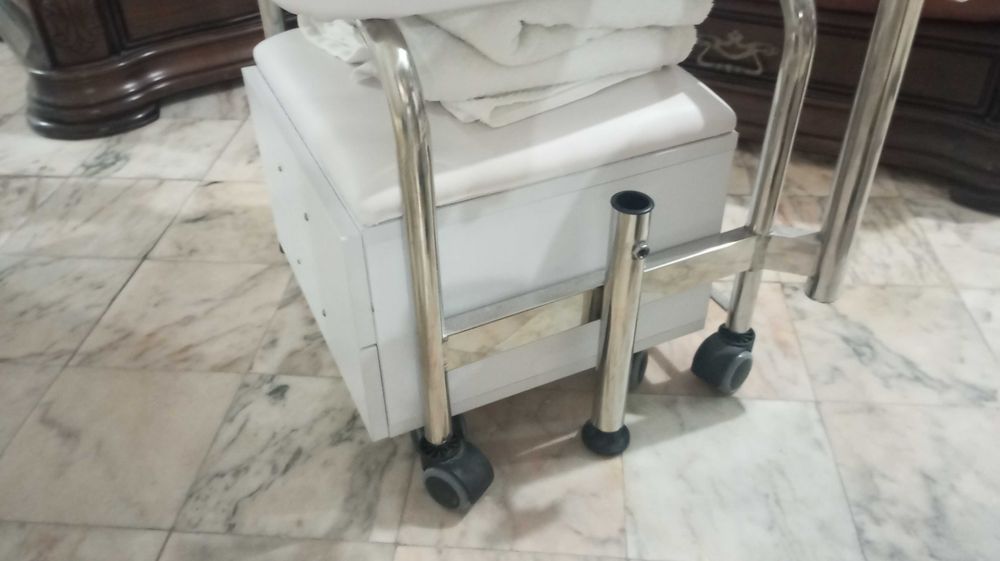 Cadeira manicure em perfeito estado