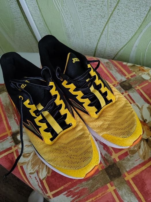 Продам кросівки Joma titanium оригінал.