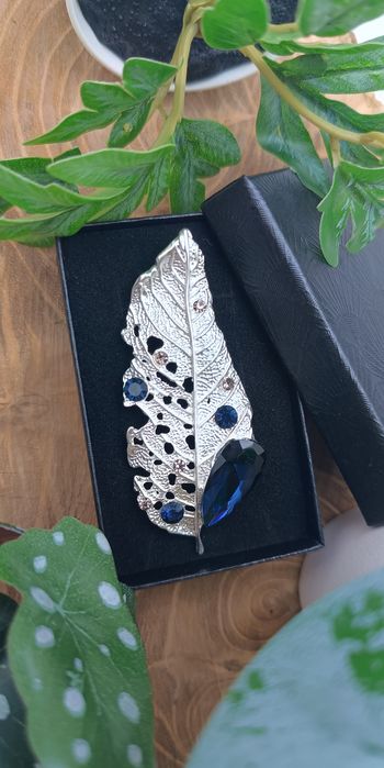 Nowa ekskluzywna broszka wisiorek srebrny liść + gratis prezent na świ