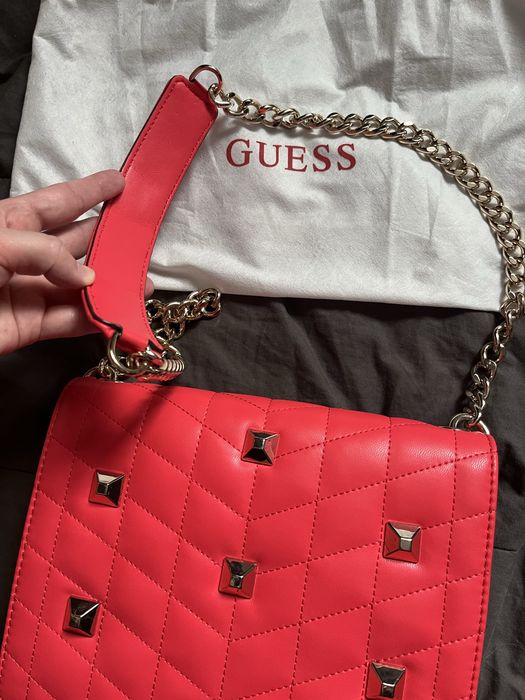 Сумка Guess на ланцюжку