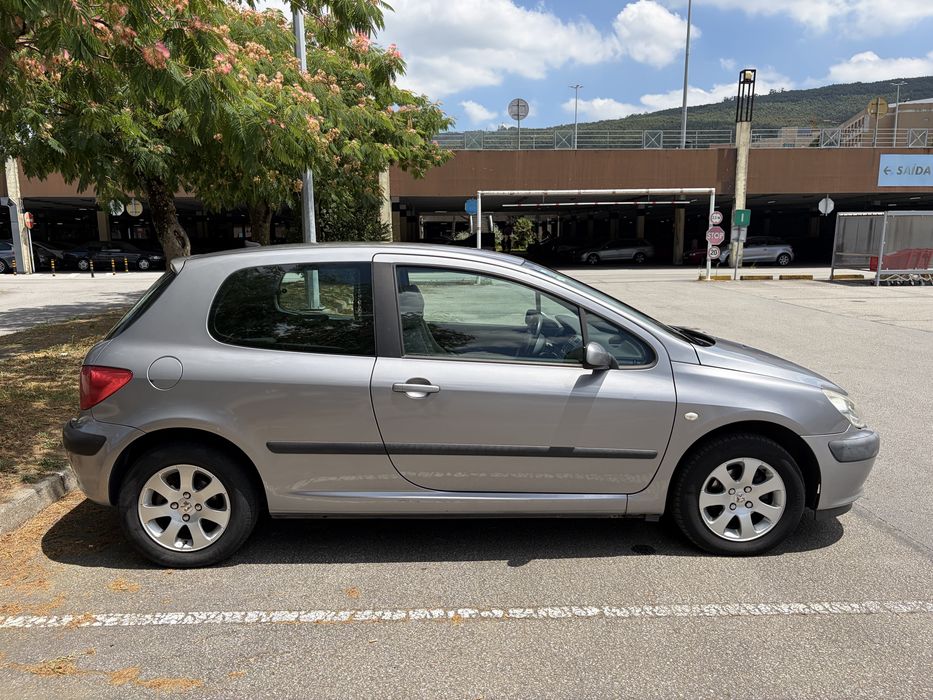Peugeot 307 1.4 HDi Comercial – Muito económico – Inspeção até 12/2026