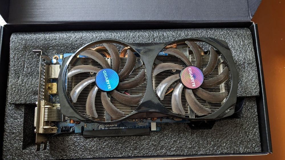 Комп'ютер без диска та блока живлення