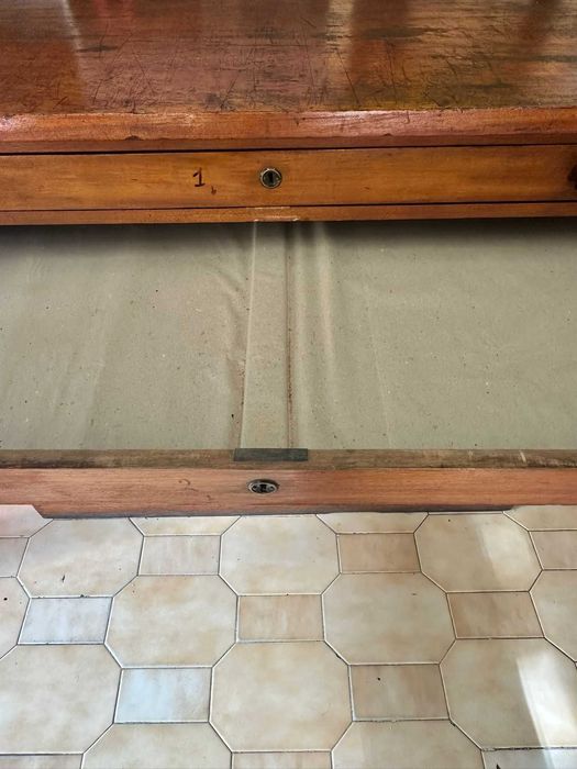 Armário com 8 gavetas