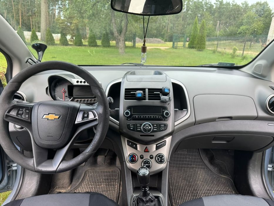 Chevrolet  Aveo.