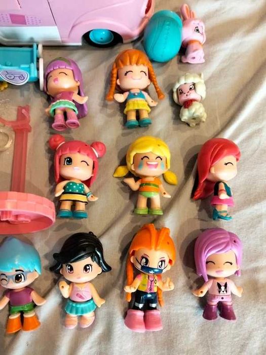 Conjunto de brinquedos de menina. 11 pinypom + ambulancia + acessórios + Boneca LOL