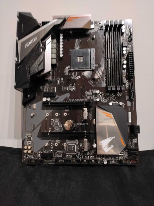 Płyta główna Gigabyte B450 AORUS ELITE AM4 Uszkodzona Do Naprawy