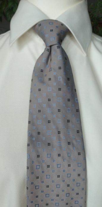 Śliczny, elegancki krawat