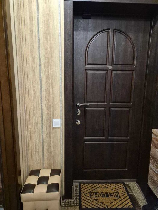 Продам 3 кімн. квартиру з КАПІТАЛЬНИМ РЕМОНТОМ. 2/9 цегл. 60000