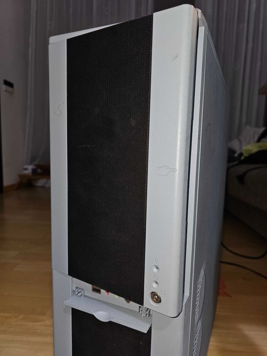 Lenovo LGA 2011 / 2x Xeon E5-2630L / 112GB RAM / GTX 980 Ti (6GB)