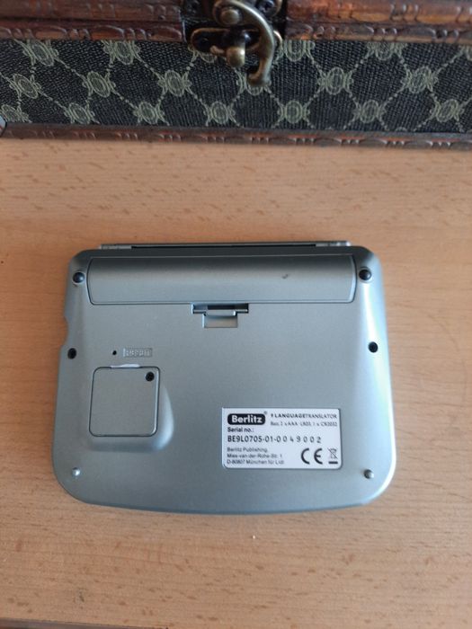 Elektroniczny tłumacz na baterię
