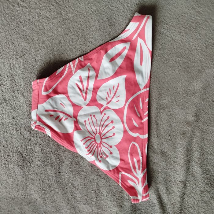 Majtki kąpielowe bikini 40