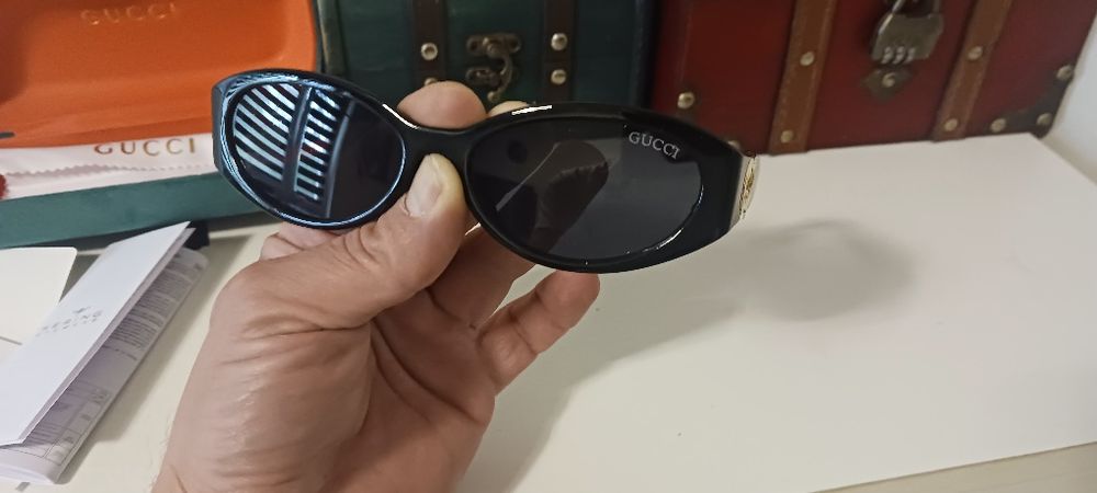 Okulary przeciwsłoneczne Gucci.