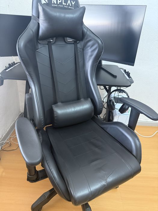 Mesa e cadeira gamer