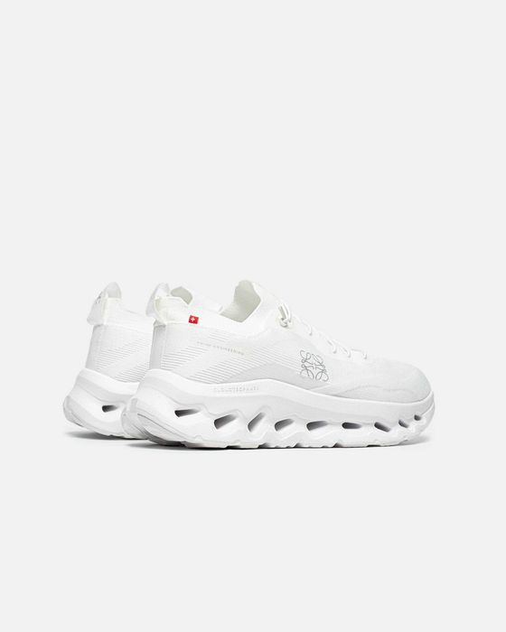On Cloudtilt x Loewe White (41-45) Кросівки бігові білі