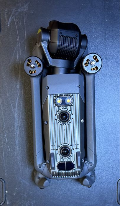 Комплект дроно Dji mavic 3t Advanced