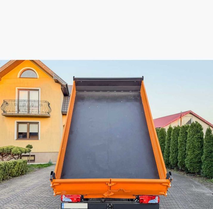 Mercedes sprinter 6 lugares tribasculante. Carrinha em muito bom estado de mecânica como de visual com tudo 100% funcional e pronta para trabalhar com