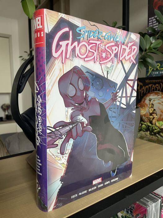 Комікс. Spider-Gwen Ghost Spider Omnibus