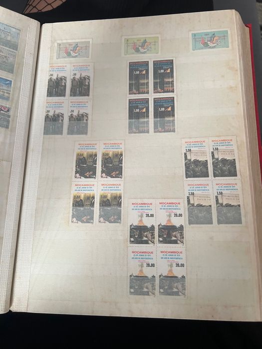 Álbum de selos antigo