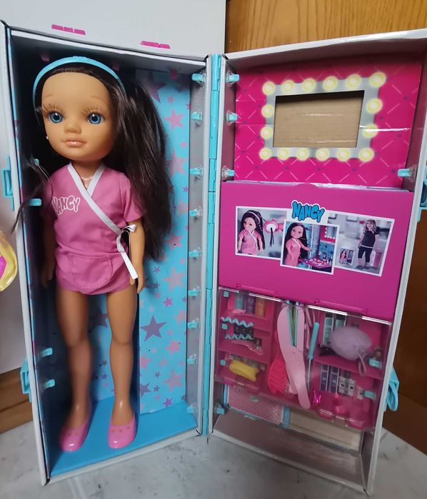 Conjunto de 4 bonecas NANCY e acessórios