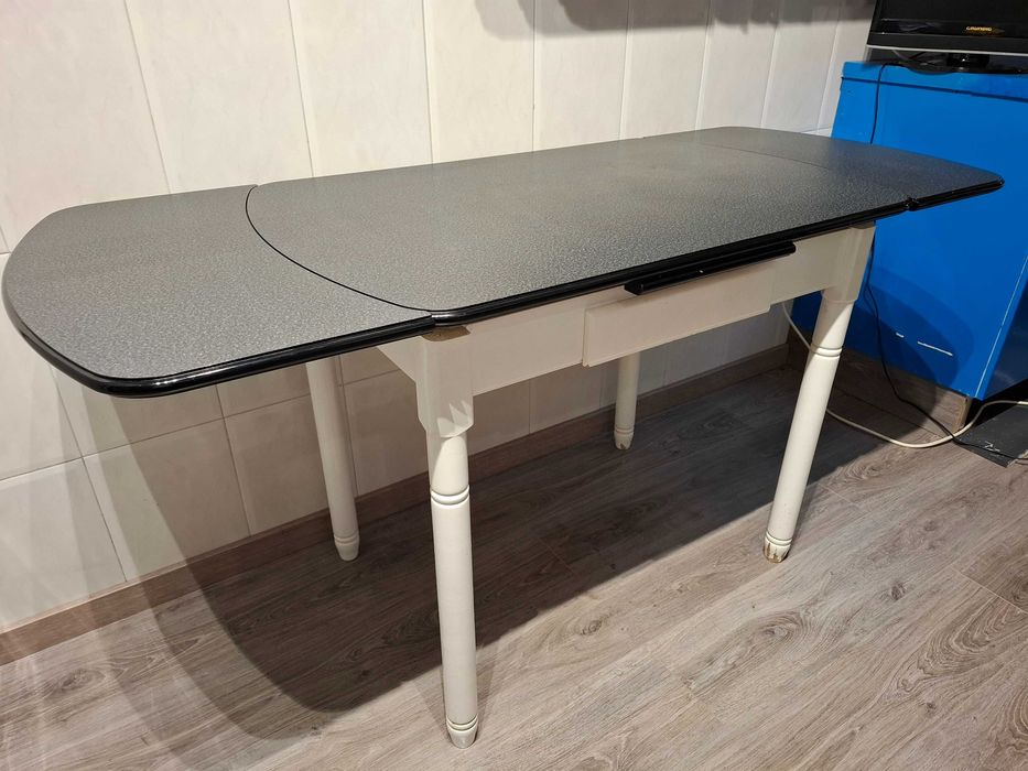 Mesa de cozinha com possibilidade de ampliação