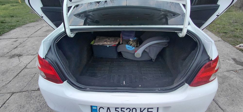 Продам автомобіль,,Peugeot 301 1.2 бензин 2013 рік,,