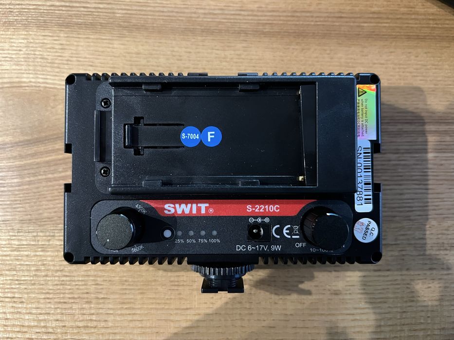 Накамерне відеосвітло Swit S-2210CU