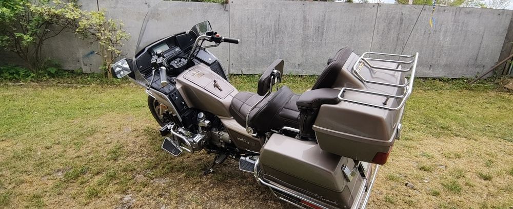 Мотоцикл Хонда голдаінг 1200