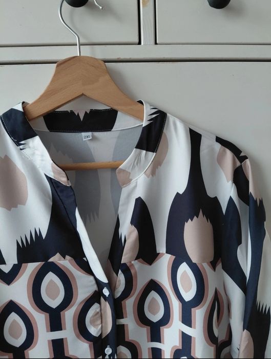 Sukienka damska biała we wzory r. 2 XL