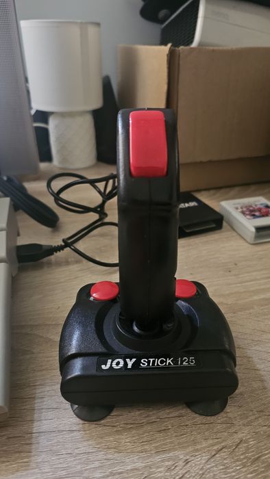 Atari 65 XE, zasilacz, joystick