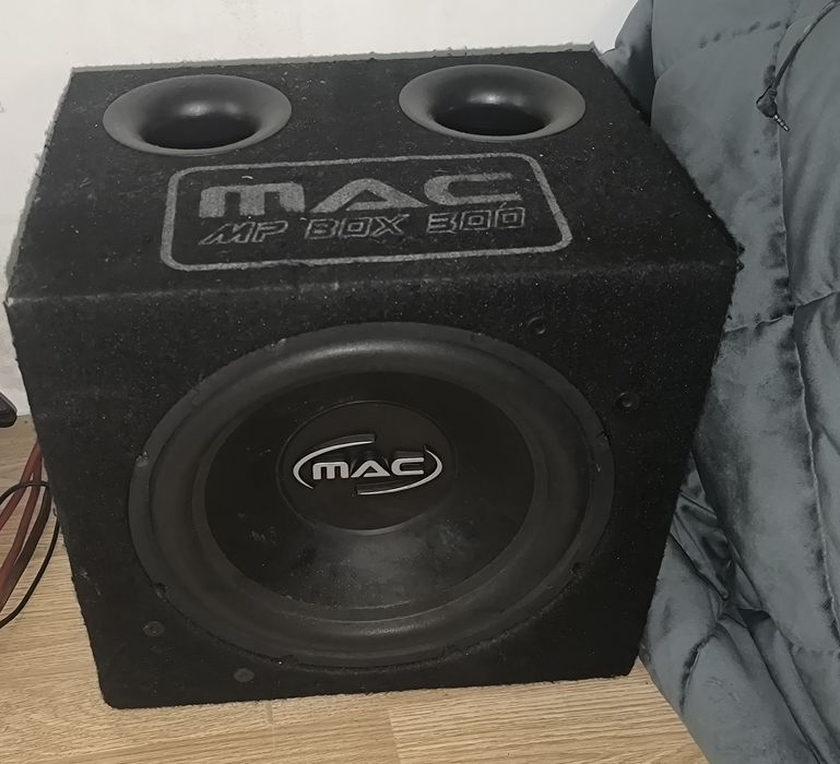 Subwoofer com amplificador
