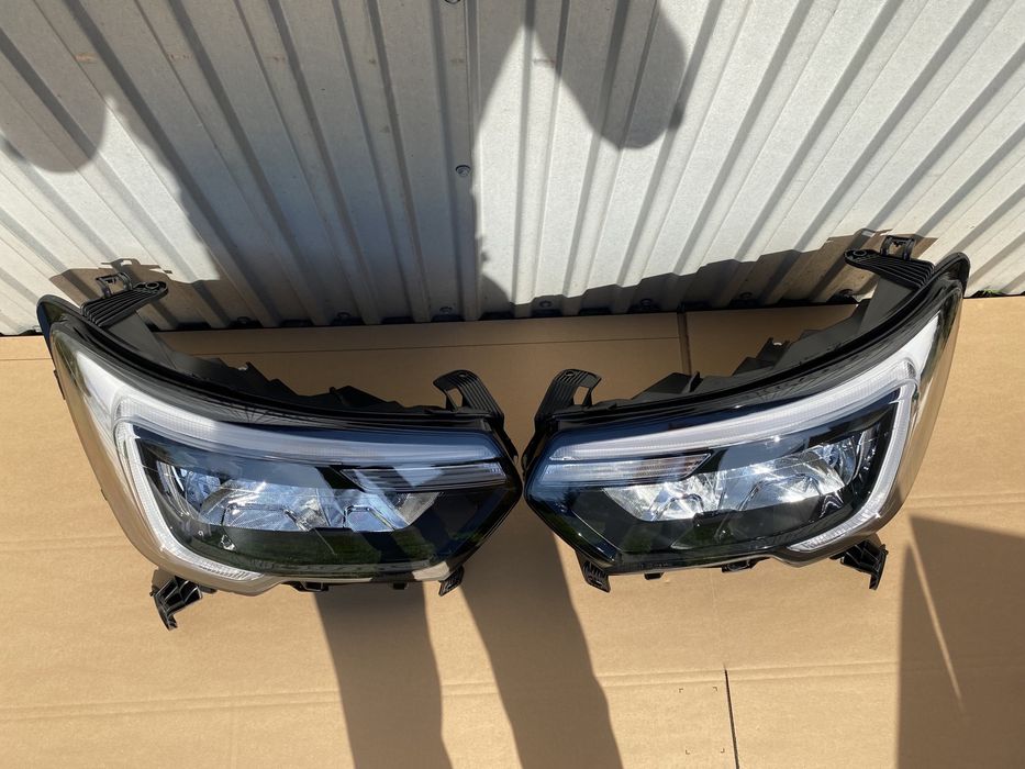 RENAULT MASTER 4 IV 2019 - lampa przednia reflektor przód