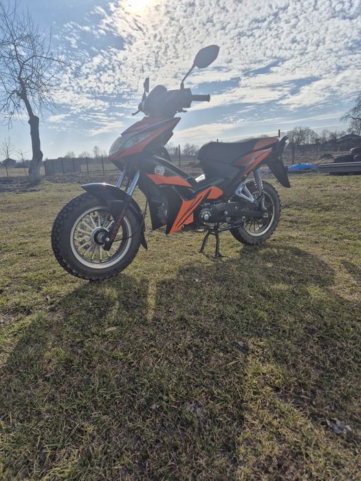 Скутер Мопед 125 кубів спарк(альфа).