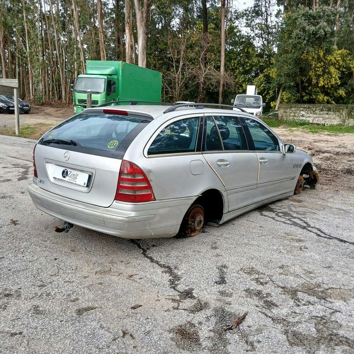 Mercedes C270 2.7CDI de 2004 - Peças Usadas