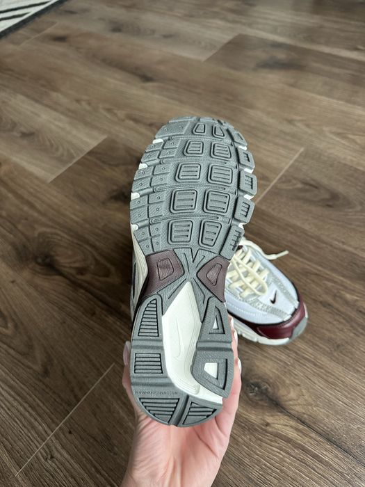 Кросівки жіночі Nike