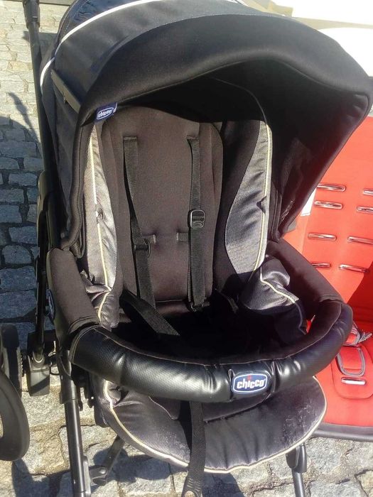Conjunto de cadeirinhas e carrinho para bebé