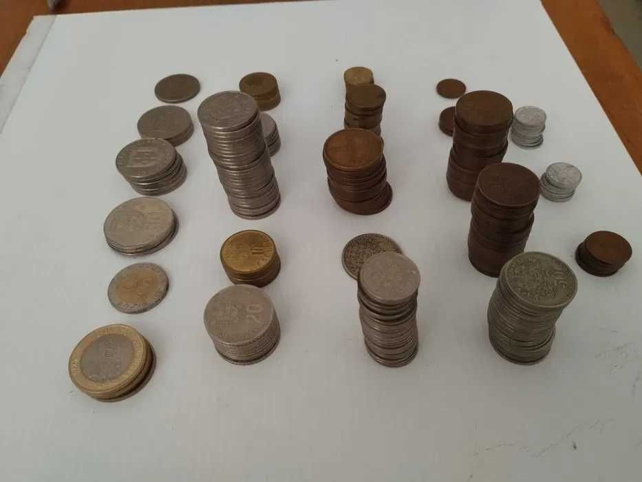 Moedas de escudo ($) anteriores ao euro (€)