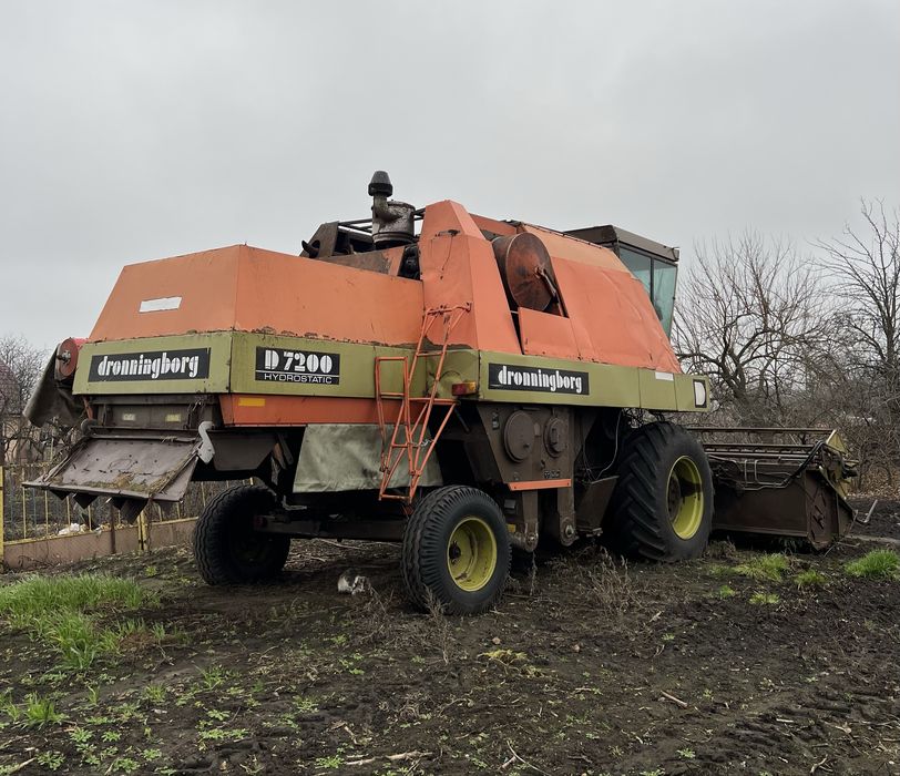 Продається зернозбиральний комбайн Dronningborg D7200 (Hydrostatic).