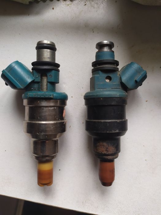 Форсунка синя Toyota , 2325002030