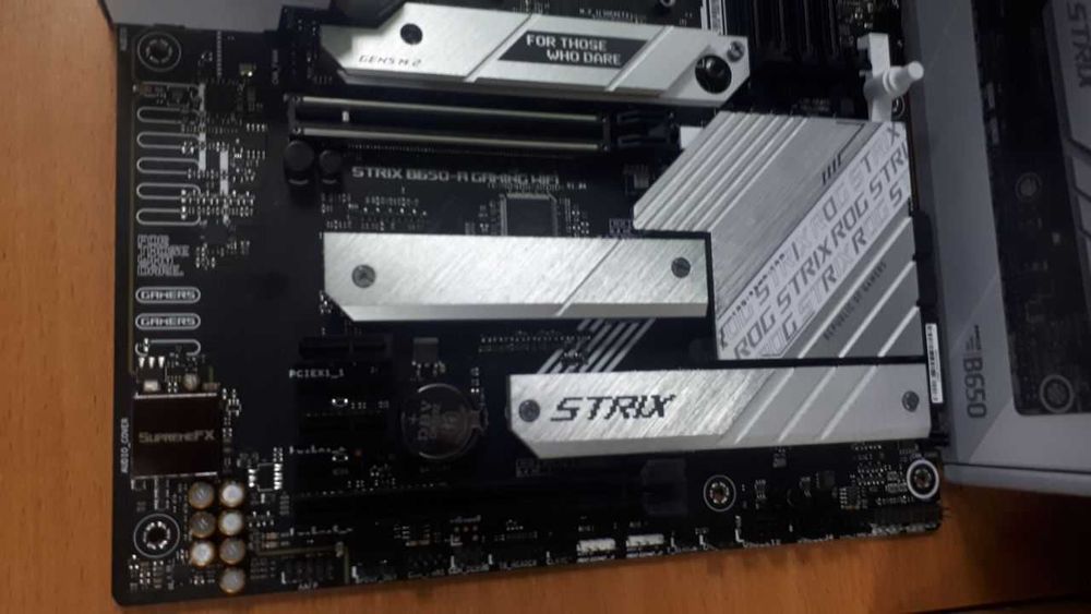 Материнська плата Asus Rog Strix B650-A Gaming WiFi