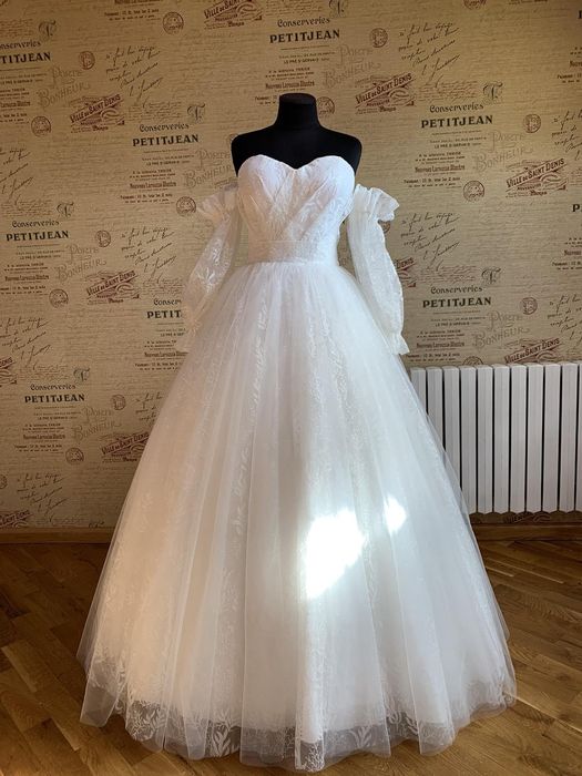 Прокат весільних суконь