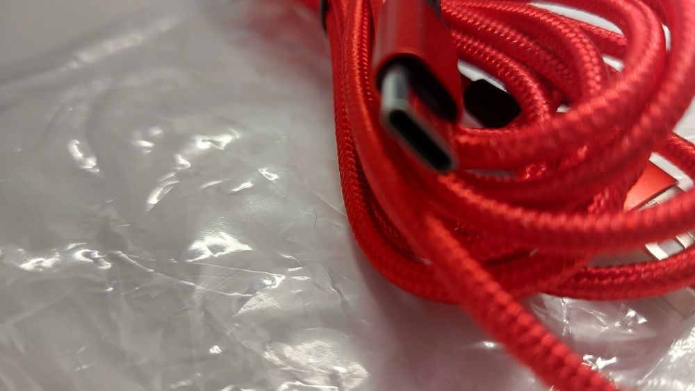 USB-C Cable, 2.5 Meters, New64740901978627121
