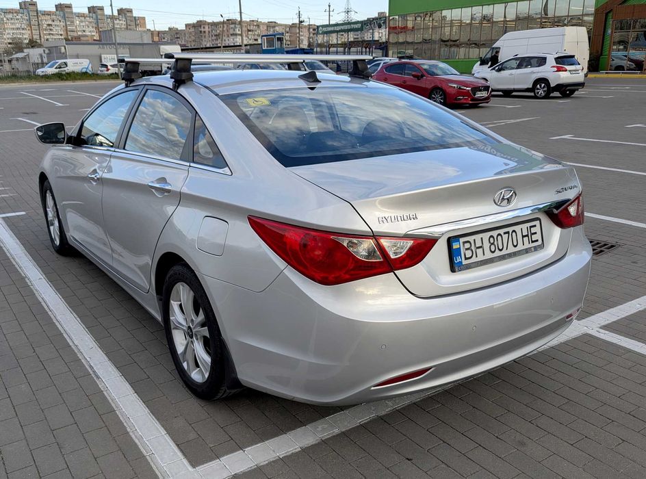 Hyundai Sonata 2010