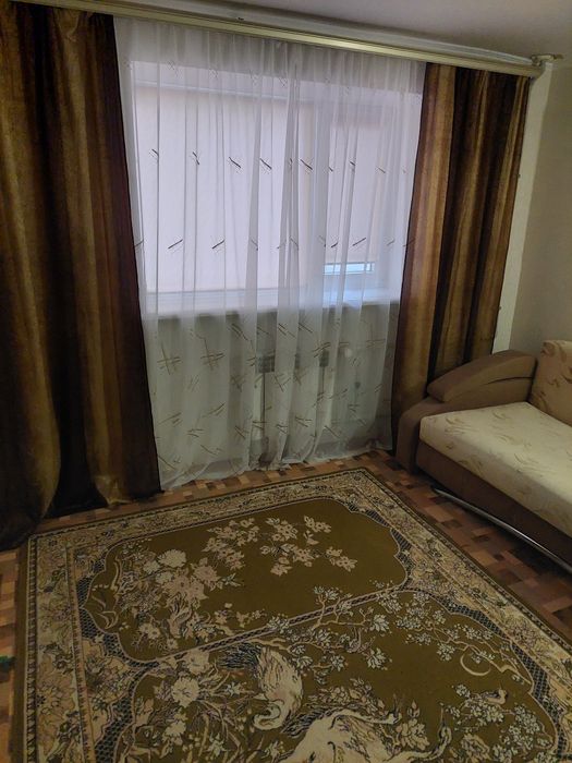 Сдаю  классную  однокомнатную квартиру в Октябрьском.