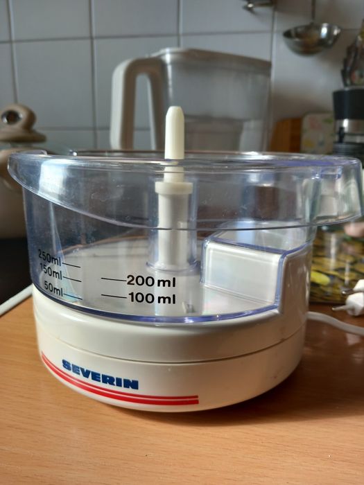 Wyciskacz do owoców cytrusowych.