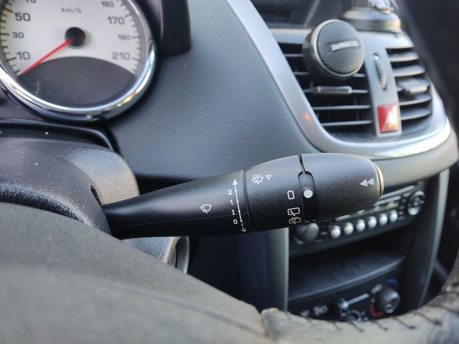 Peugeot 207sw  2011 рік 1,6 бензин