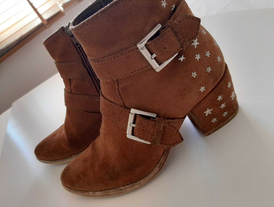 Botas estilo western camurça castanha