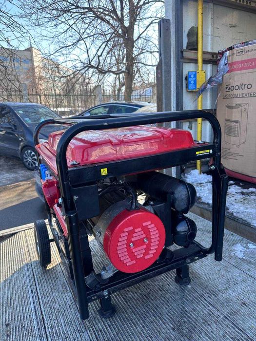 Продається бензиновий генератор 6кВт 3 фази (номінальна)